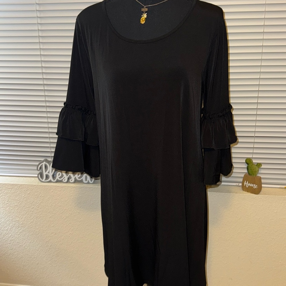 Espresso, black dress size L, with Round neck with quarter length sleeves